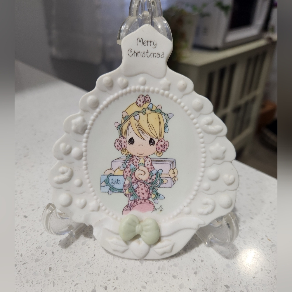 Merry Christmas Precious Moments Decorative Plate